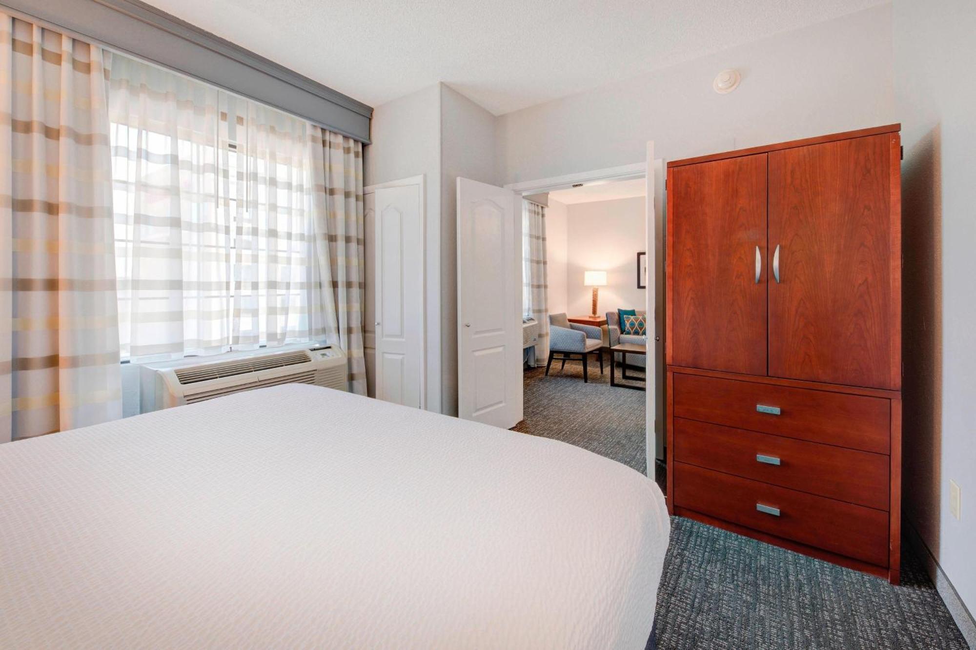 Courtyard Raleigh Crabtree Valley Экстерьер фото