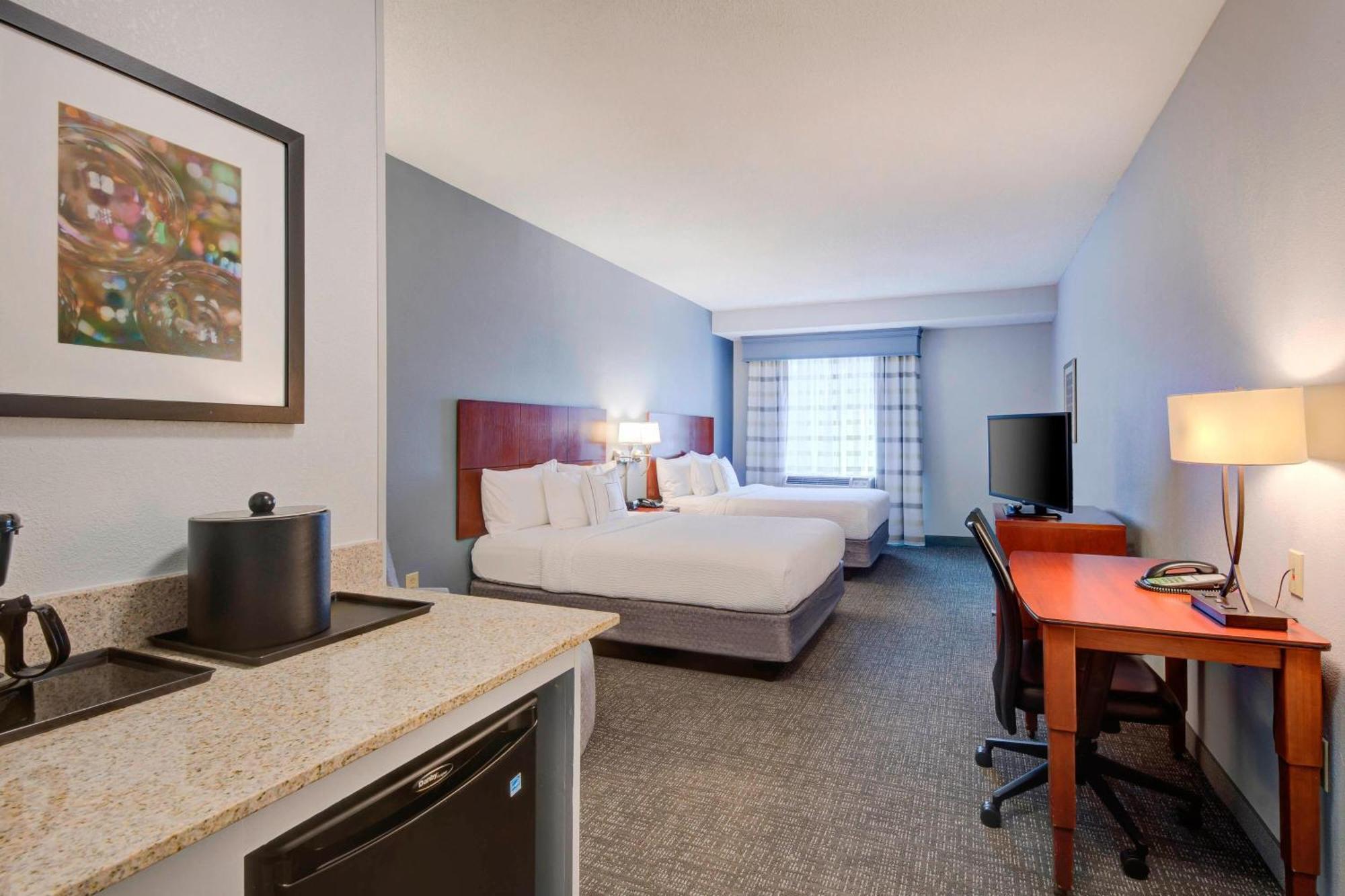 Courtyard Raleigh Crabtree Valley Экстерьер фото