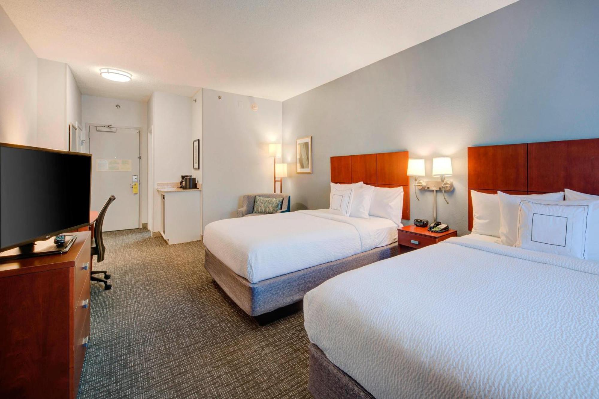 Courtyard Raleigh Crabtree Valley Экстерьер фото