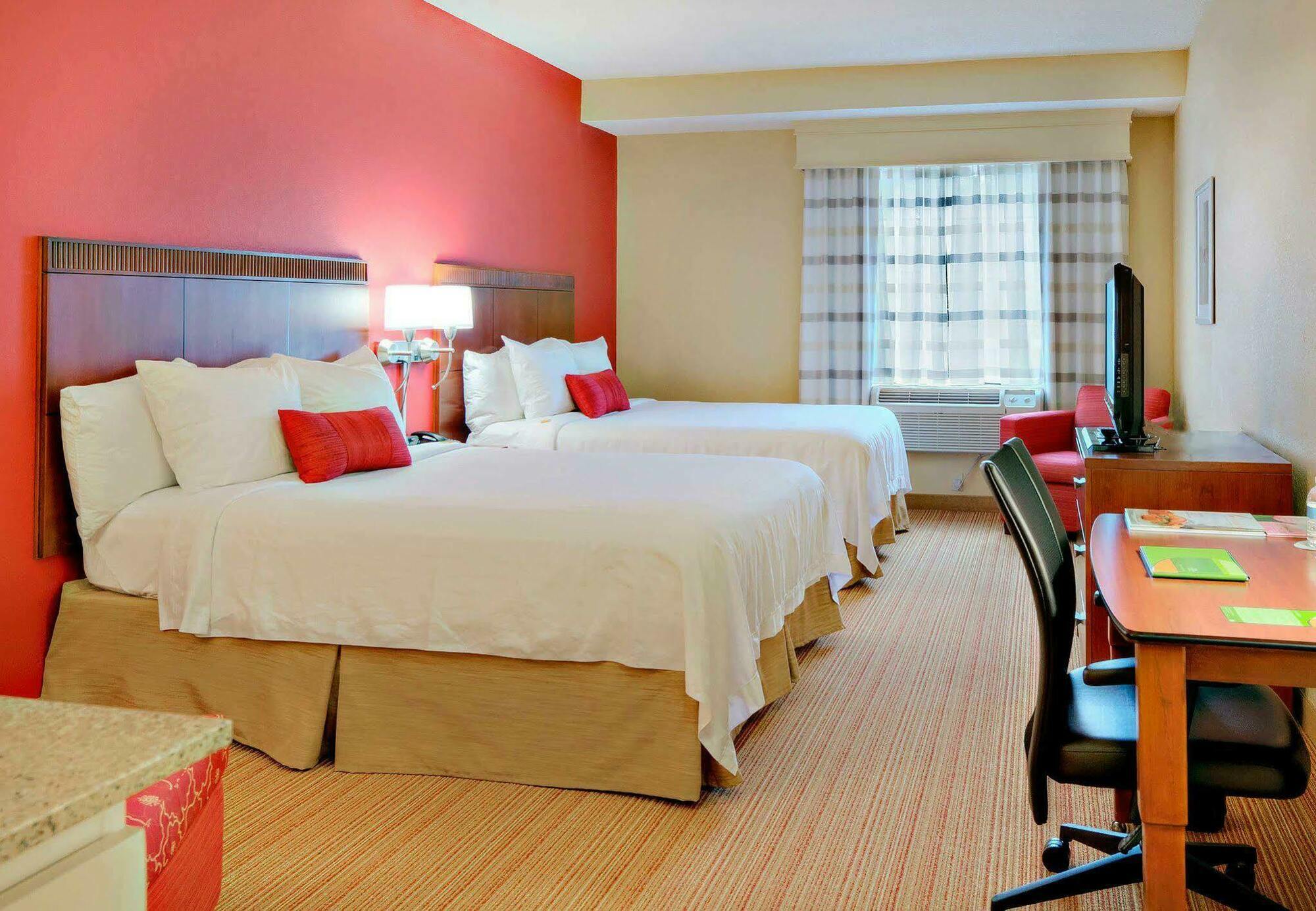 Courtyard Raleigh Crabtree Valley Экстерьер фото